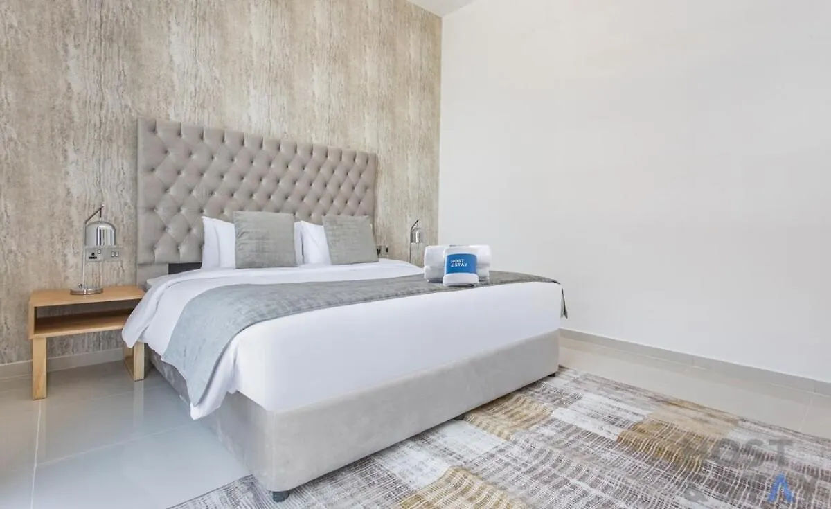 Boutique 2Br At Damac Hills, Dubai - Host & Stay