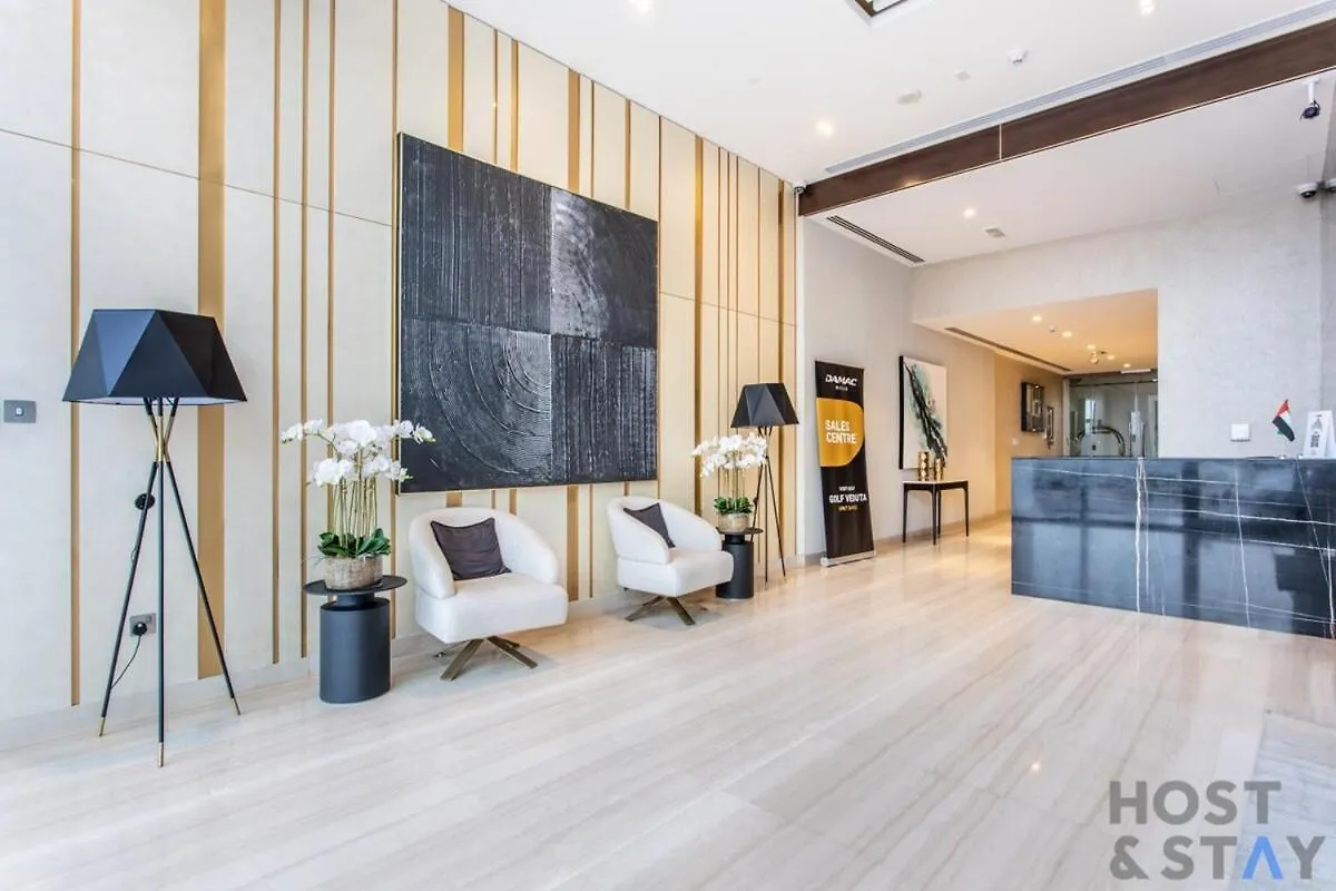 Apartment Boutique 2Br At Damac Hills, Dubai - Host & Stay