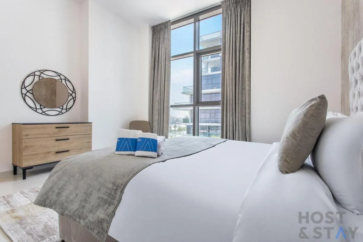 Boutique 2Br At Damac Hills, Dubai - Host & Stay Apartment