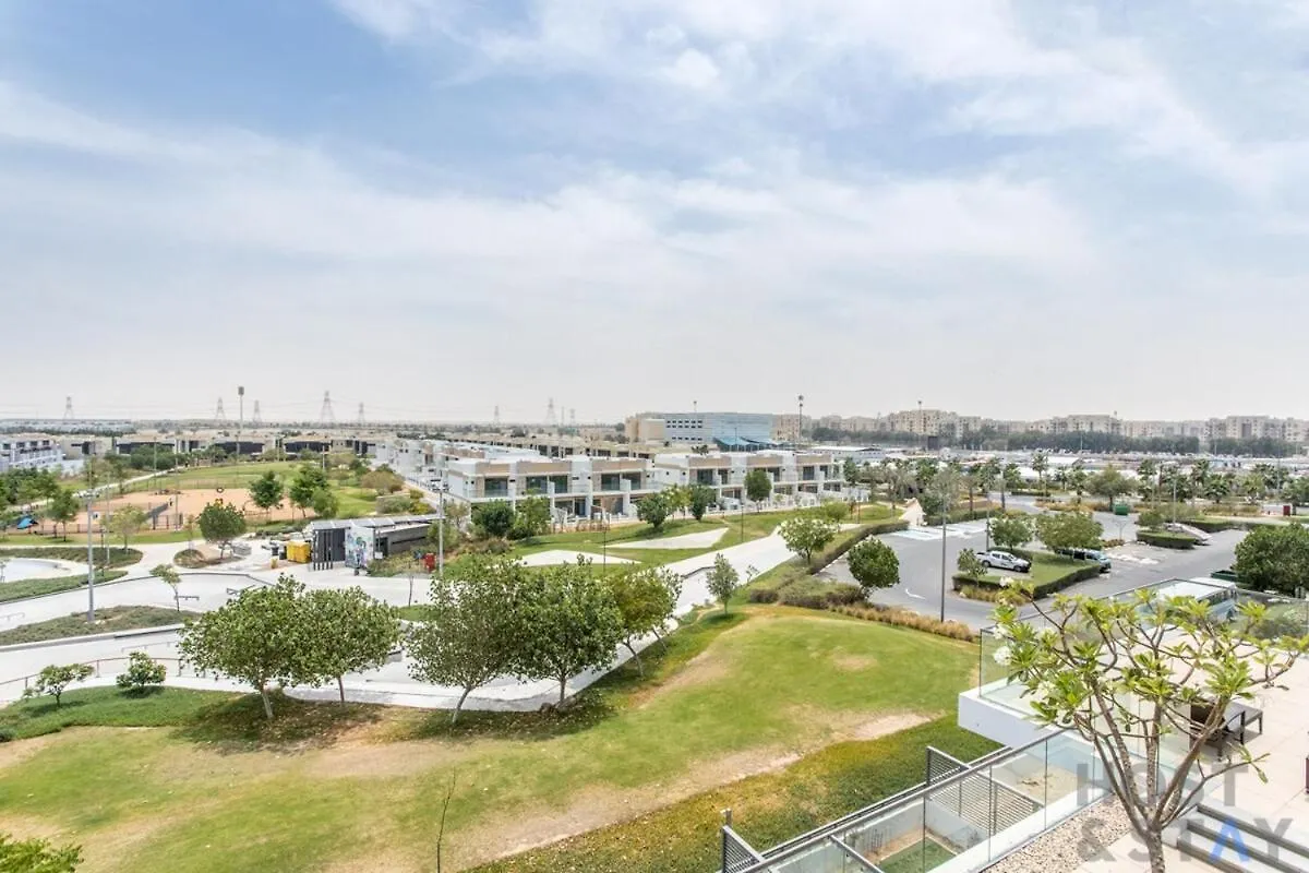 Boutique 2Br At Damac Hills, Dubai - Host & Stay